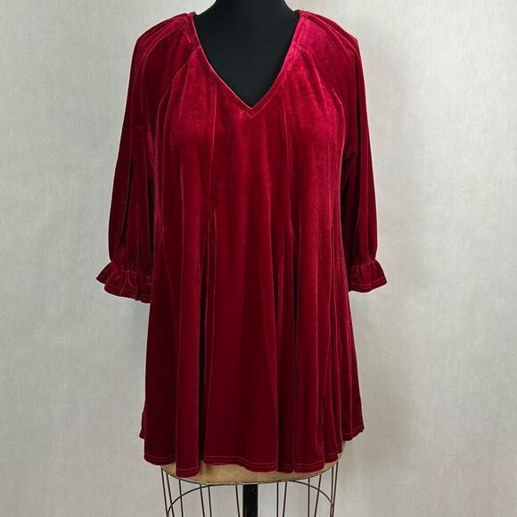 Umgee Velvet Tunic Top Sz Large Red V Neck, Ruffled 3/4 Sleeve, High-Low Hemline - Picture 1 of 11